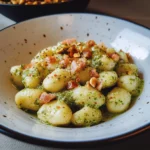 Gnocchi con pistacchio e guanciale